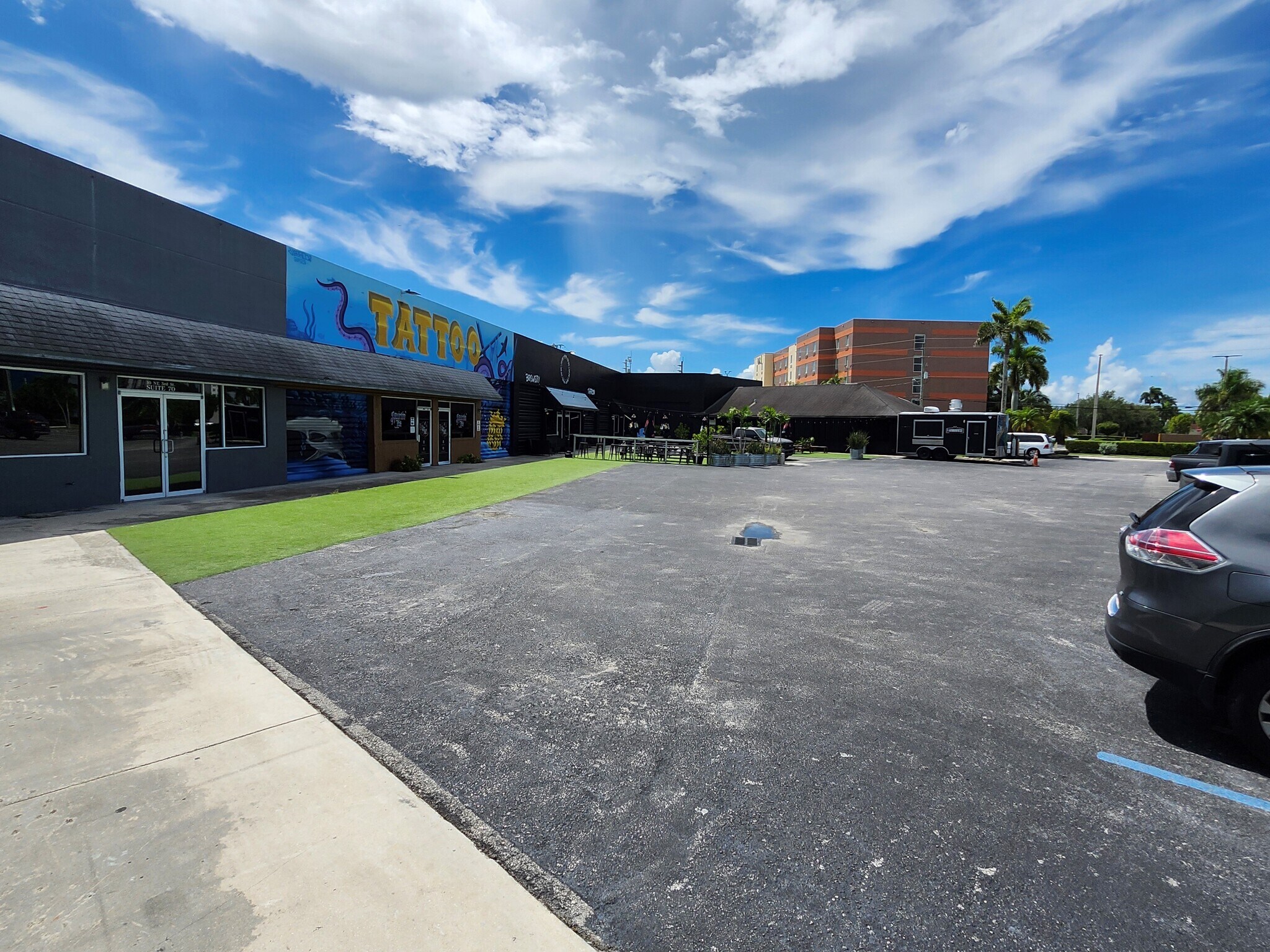 10 NE 3rd Street — Tenant storefronts
